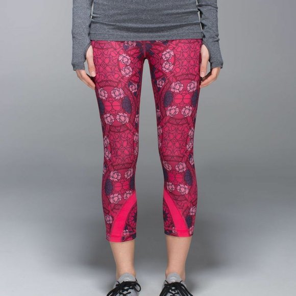 LULULEMON Run Inspire Crop II Full-On Luxtreme 8 - Picture 1 of 7